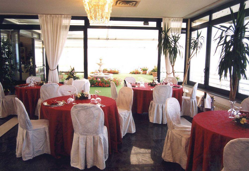 Hotel Esplanade Pescara Esterno foto