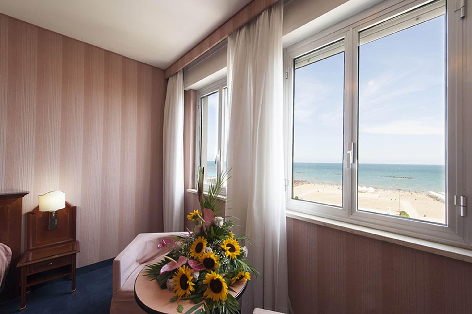 Hotel Esplanade Pescara Esterno foto