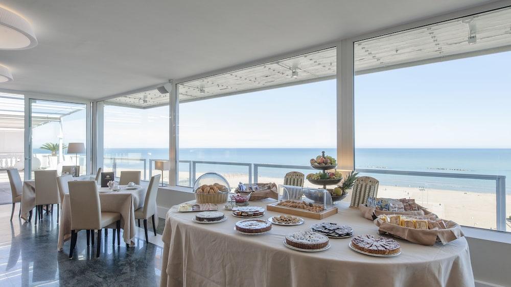 Hotel Esplanade Pescara Esterno foto