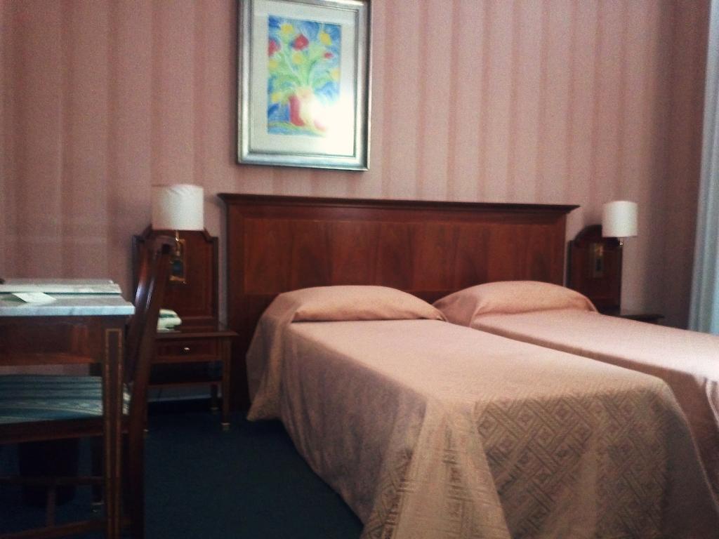 Hotel Esplanade Pescara Esterno foto