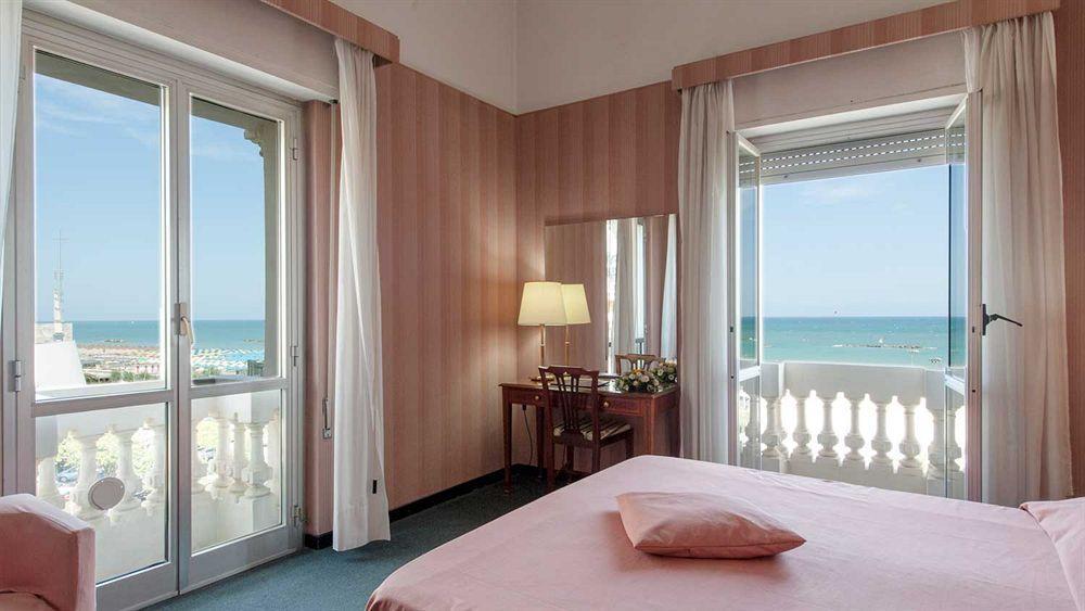 Hotel Esplanade Pescara Esterno foto