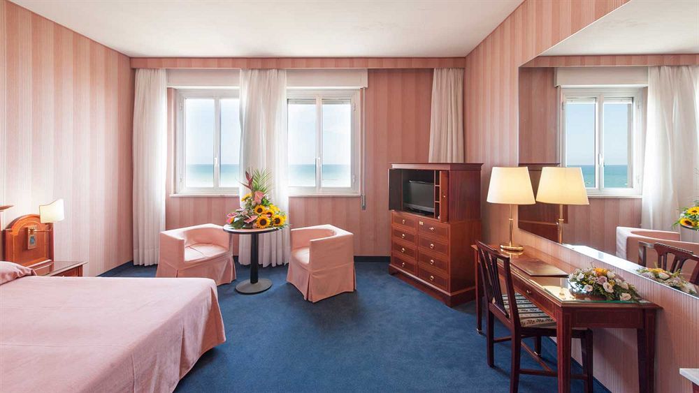 Hotel Esplanade Pescara Esterno foto
